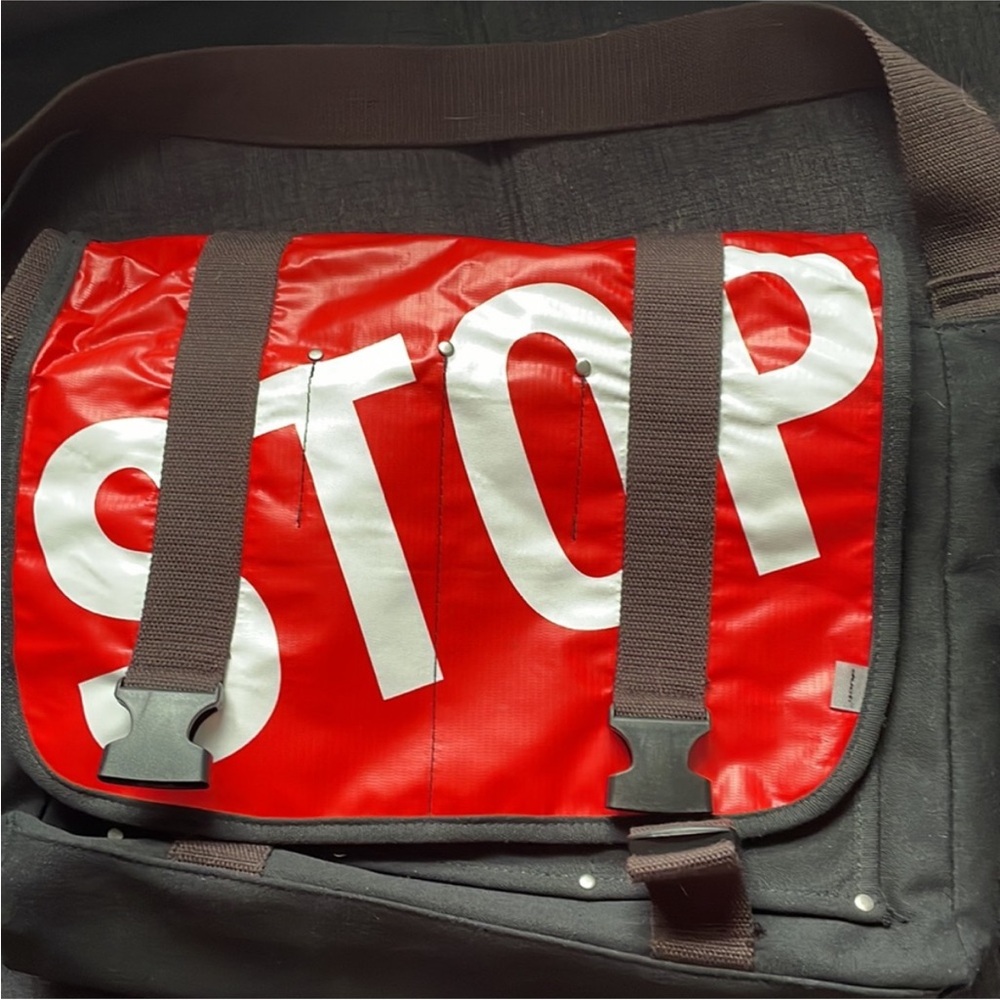 Ducti Messenger Laptop Bag - Picture 2 of 5